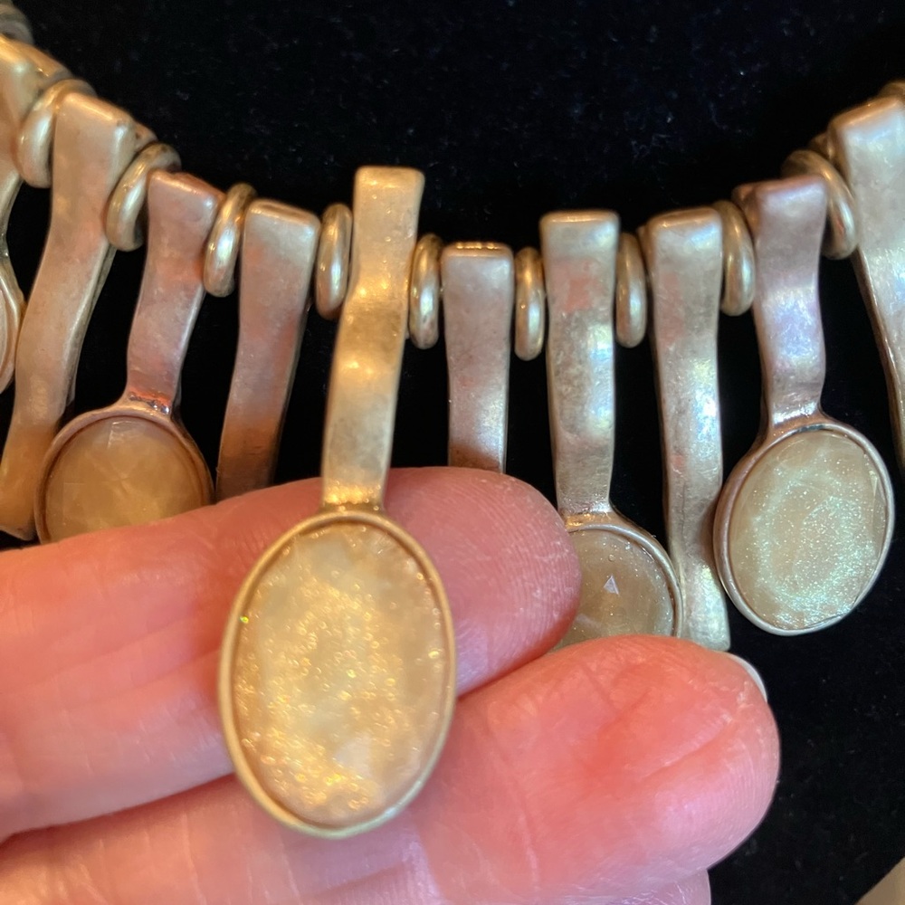 Elegant Gold and Cream Necklace - Picture 8 of 10